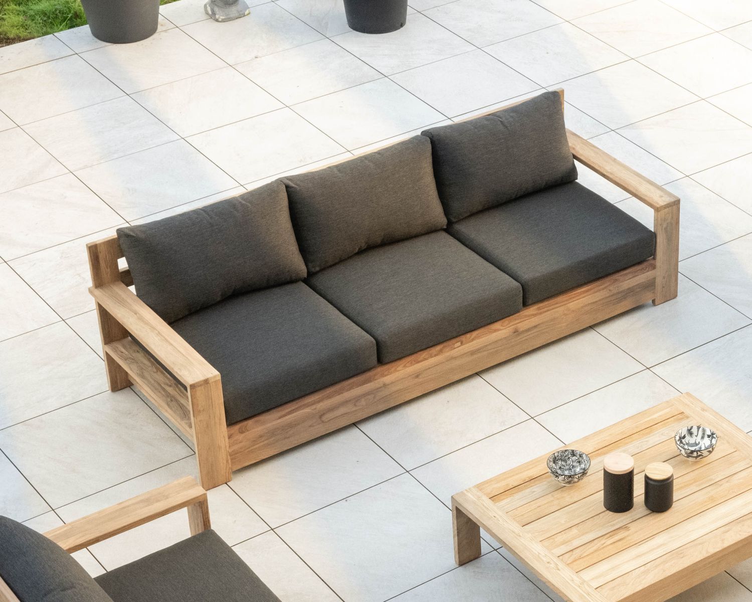 Divano da giardino a 3 posti "Zenith" in teak con tessuto trapuntato grigio scuro