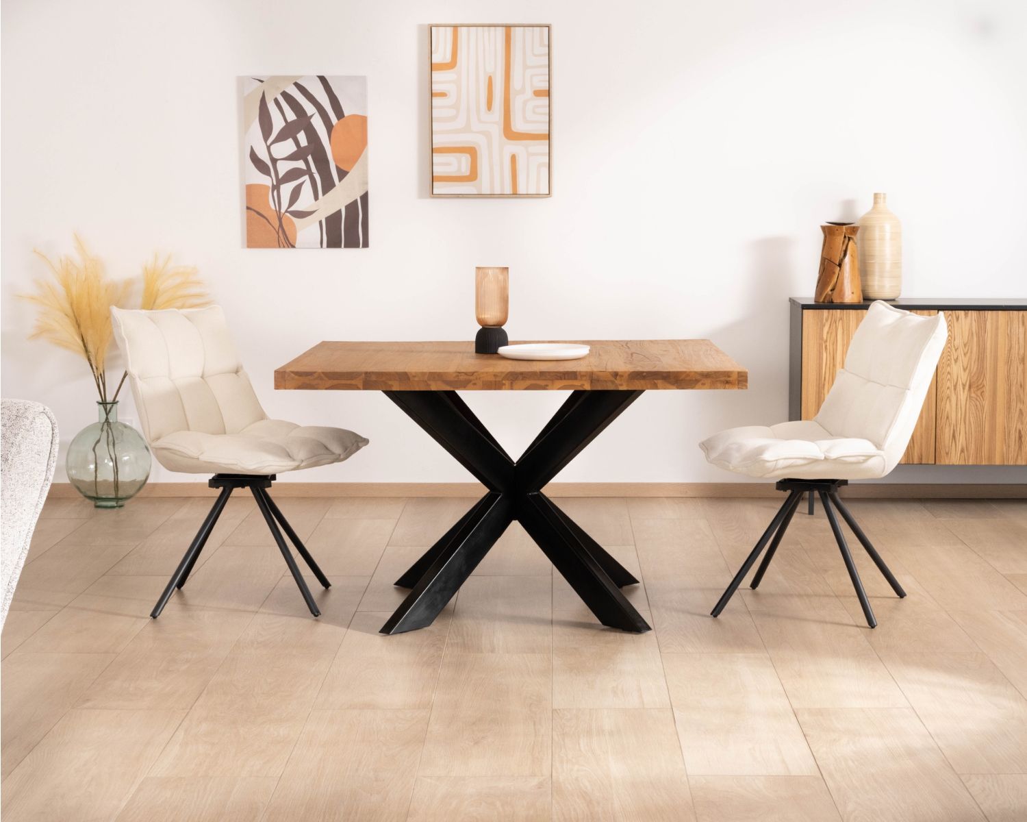 Tavolo da pranzo quadrato in teak "Zenia" con gambe in metallo 130 cm