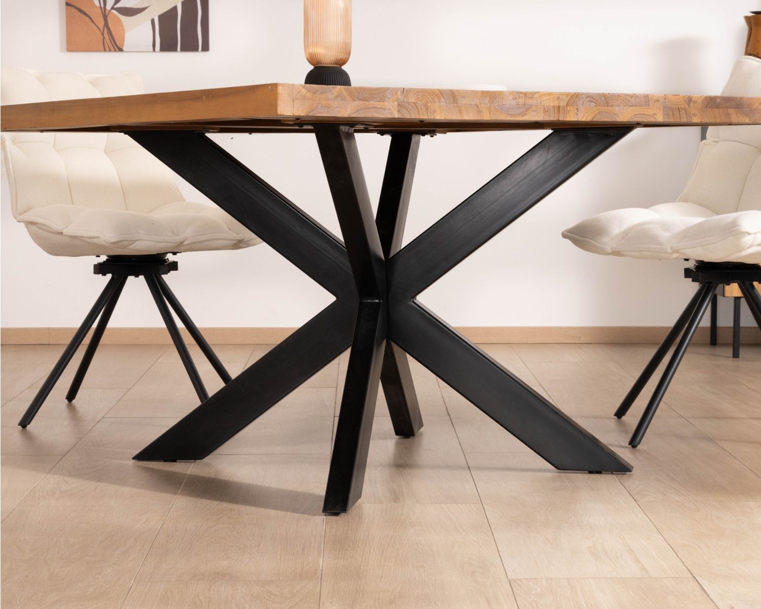 Tavolo da pranzo quadrato in teak "Zenia" con gambe in metallo 130 cm