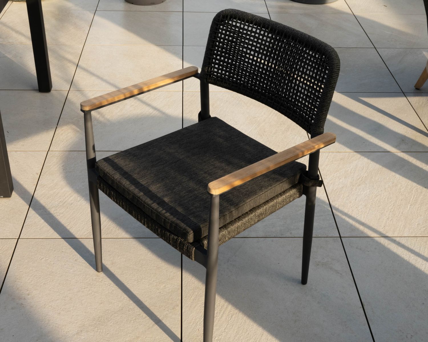 Set di 4 sedie da giardino "Chair'ming" in alluminio con braccioli in teak e cuscini in tessuto
