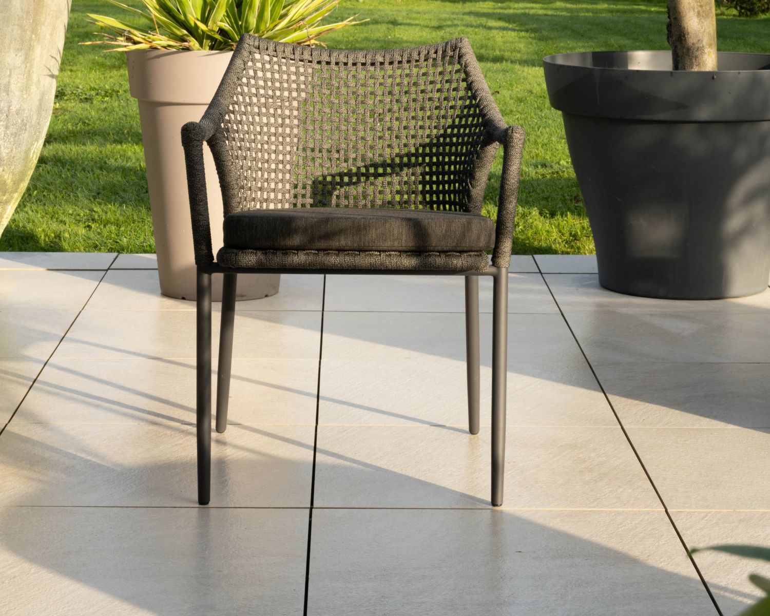 Set di 2 sedie da giardino avvolgenti in corda intrecciata "Chair'ming" grigio scuro