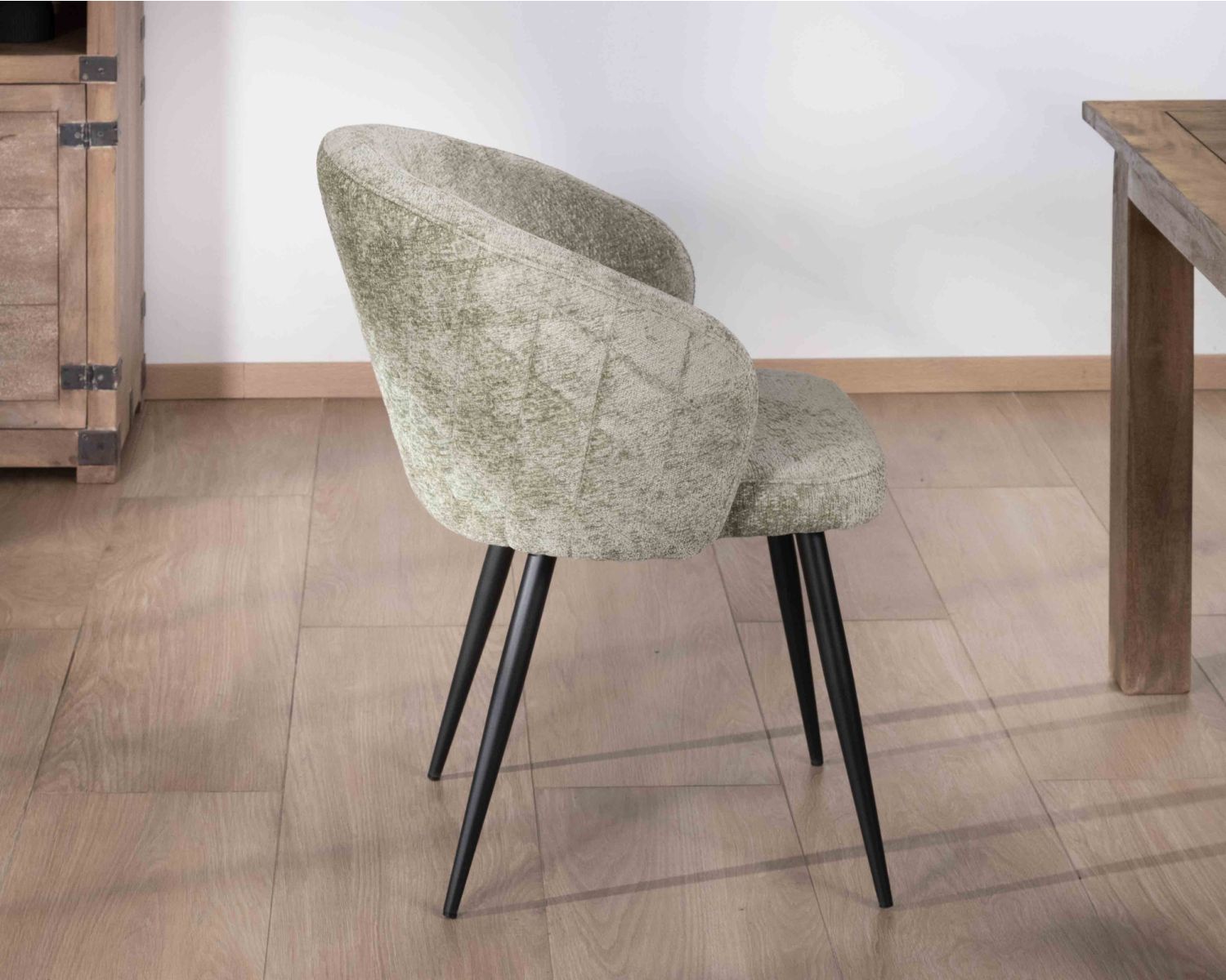 Set di 2 sedie contemporanee avvolgenti in tessuto bouclé "Kandy" verde