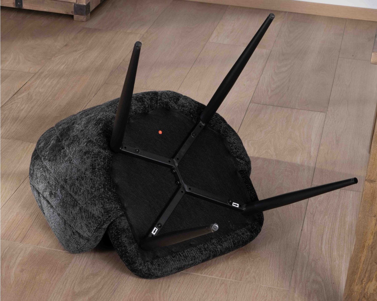 Set di 2 sedie contemporanee avvolgenti in tessuto "Kandy" nero