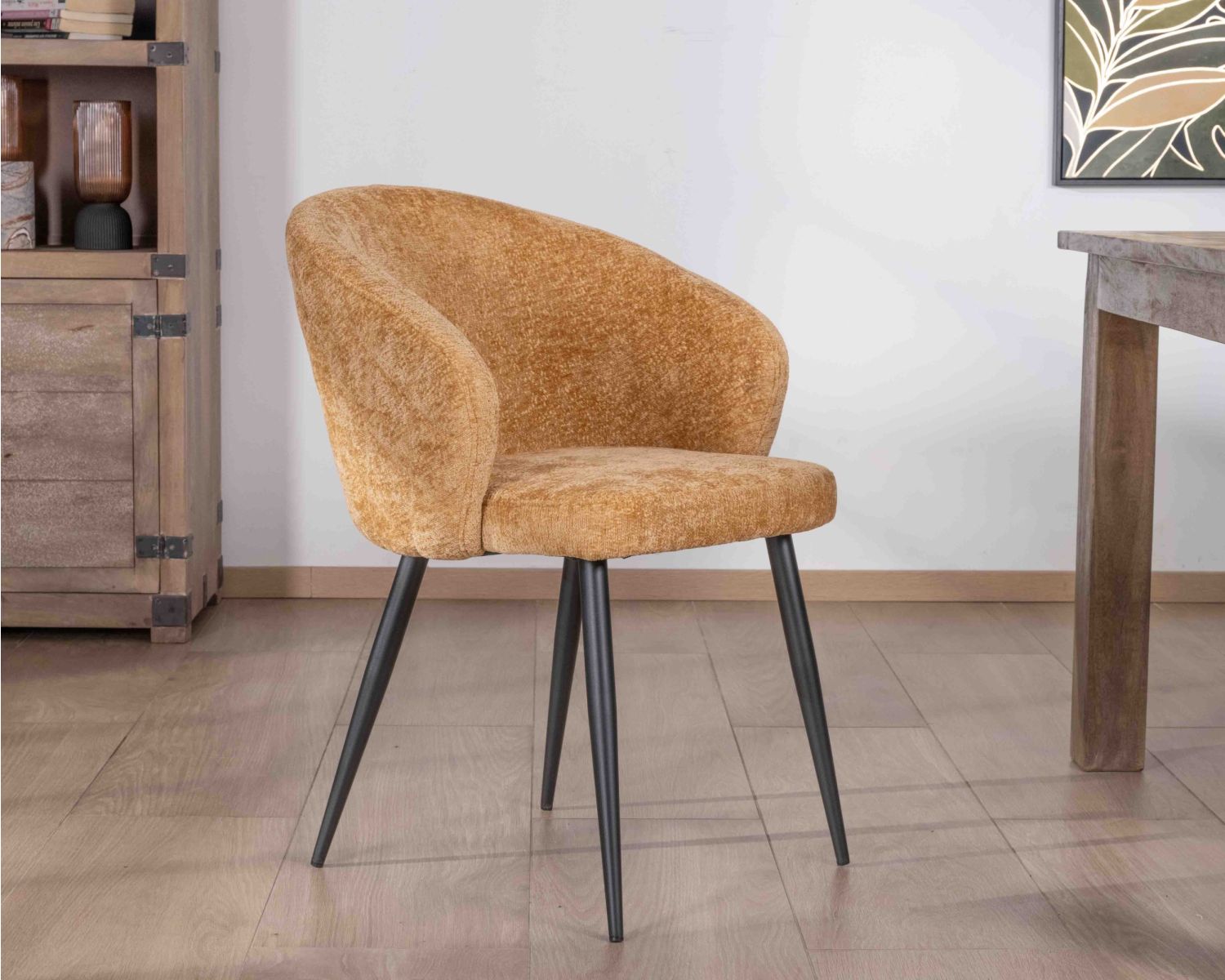 Set di 2 sedie avvolgenti "Kandy" in tessuto giallo e gambe in metallo nero