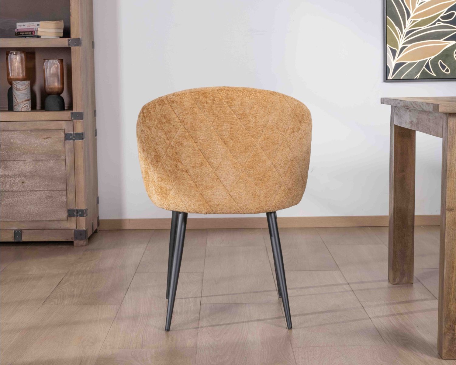 Set di 2 sedie avvolgenti "Kandy" in tessuto giallo e gambe in metallo nero