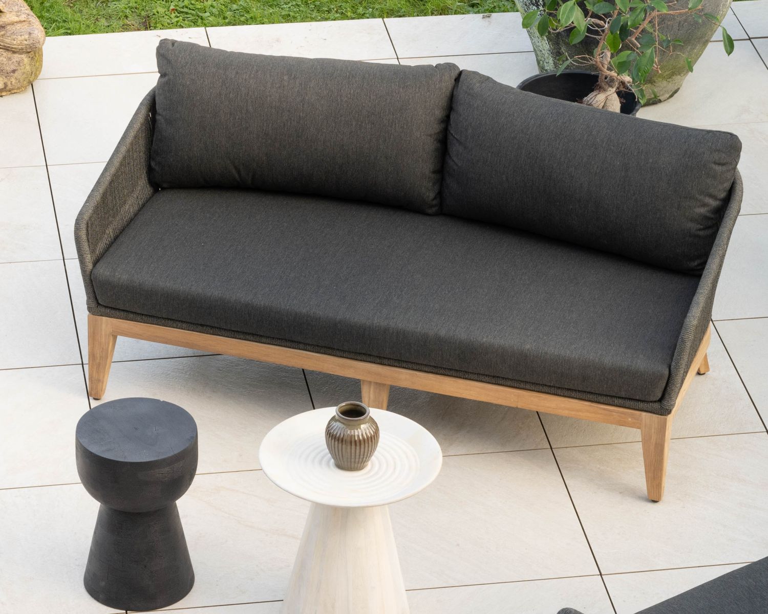 Set di mobili da giardino di alta gamma con 3 pezzi in teak e tessuto grigio scuro "Tuléo