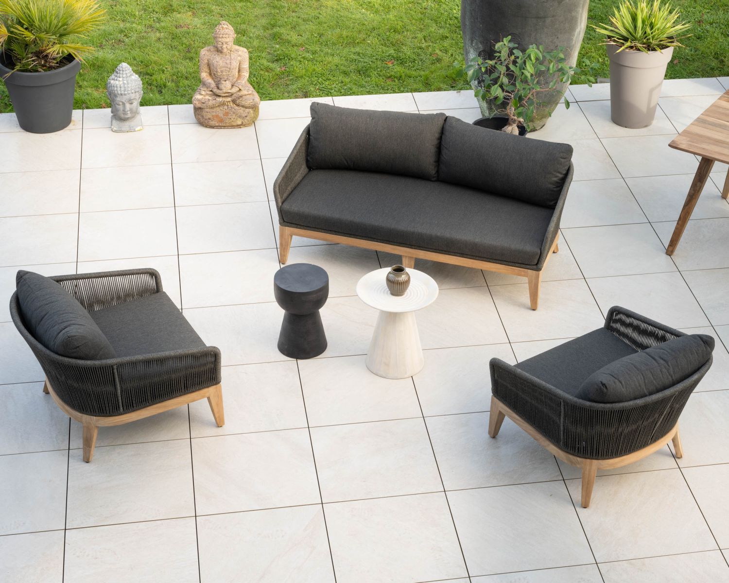 Set di mobili da giardino di alta gamma con 3 pezzi in teak e tessuto grigio scuro "Tuléo