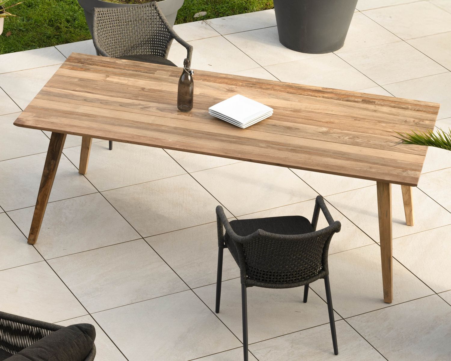 220x100 cm Tavolo da pranzo per esterni "Tuléo" in teak riciclato, design puro
