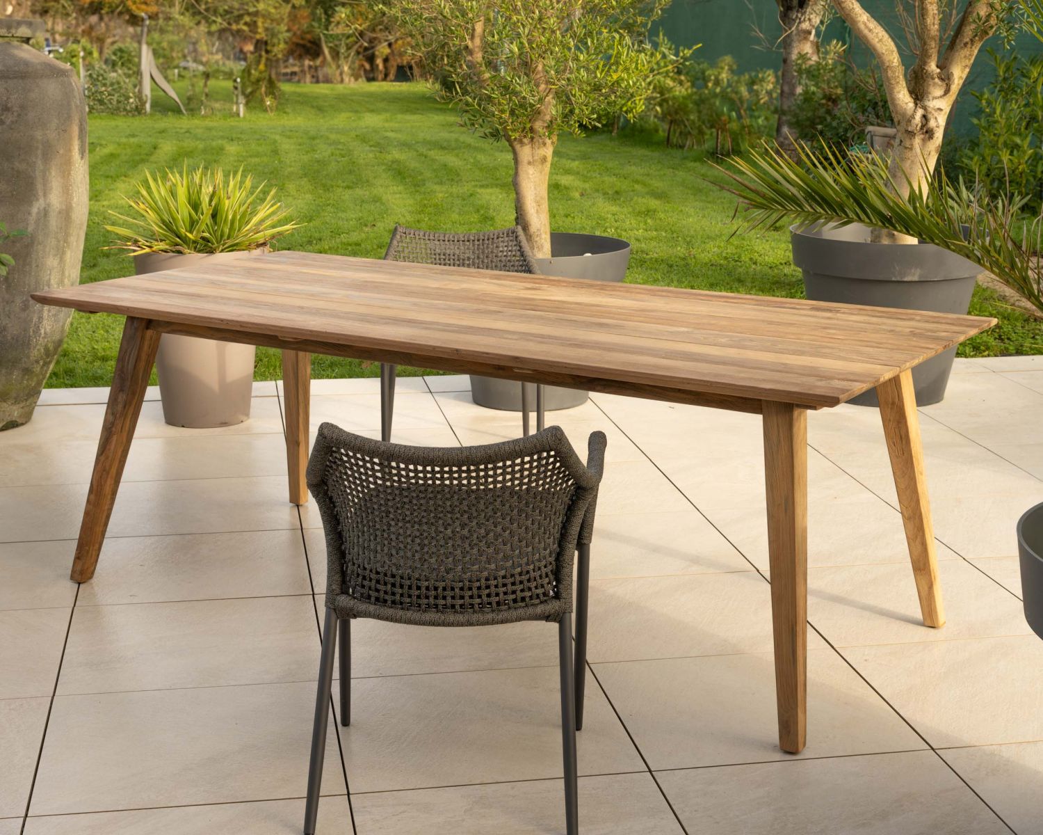 220x100 cm Tavolo da pranzo per esterni "Tuléo" in teak riciclato, design puro