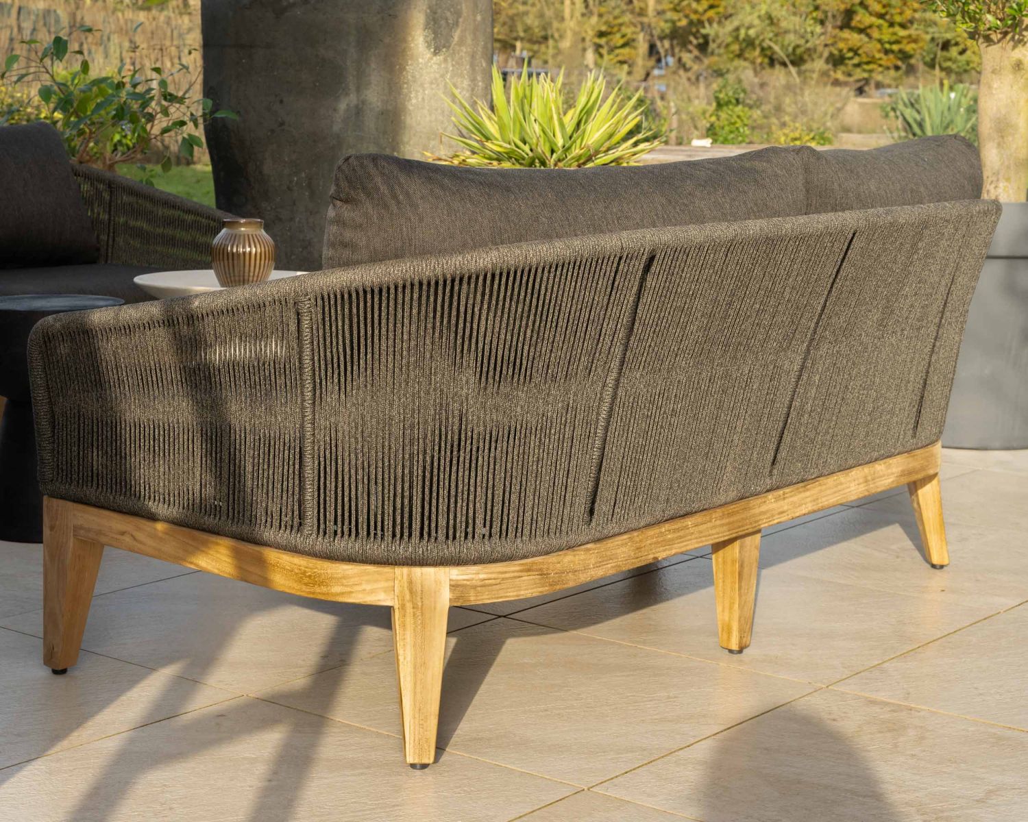 Set di mobili da giardino di alta gamma con 3 pezzi in teak e tessuto grigio scuro "Tuléo