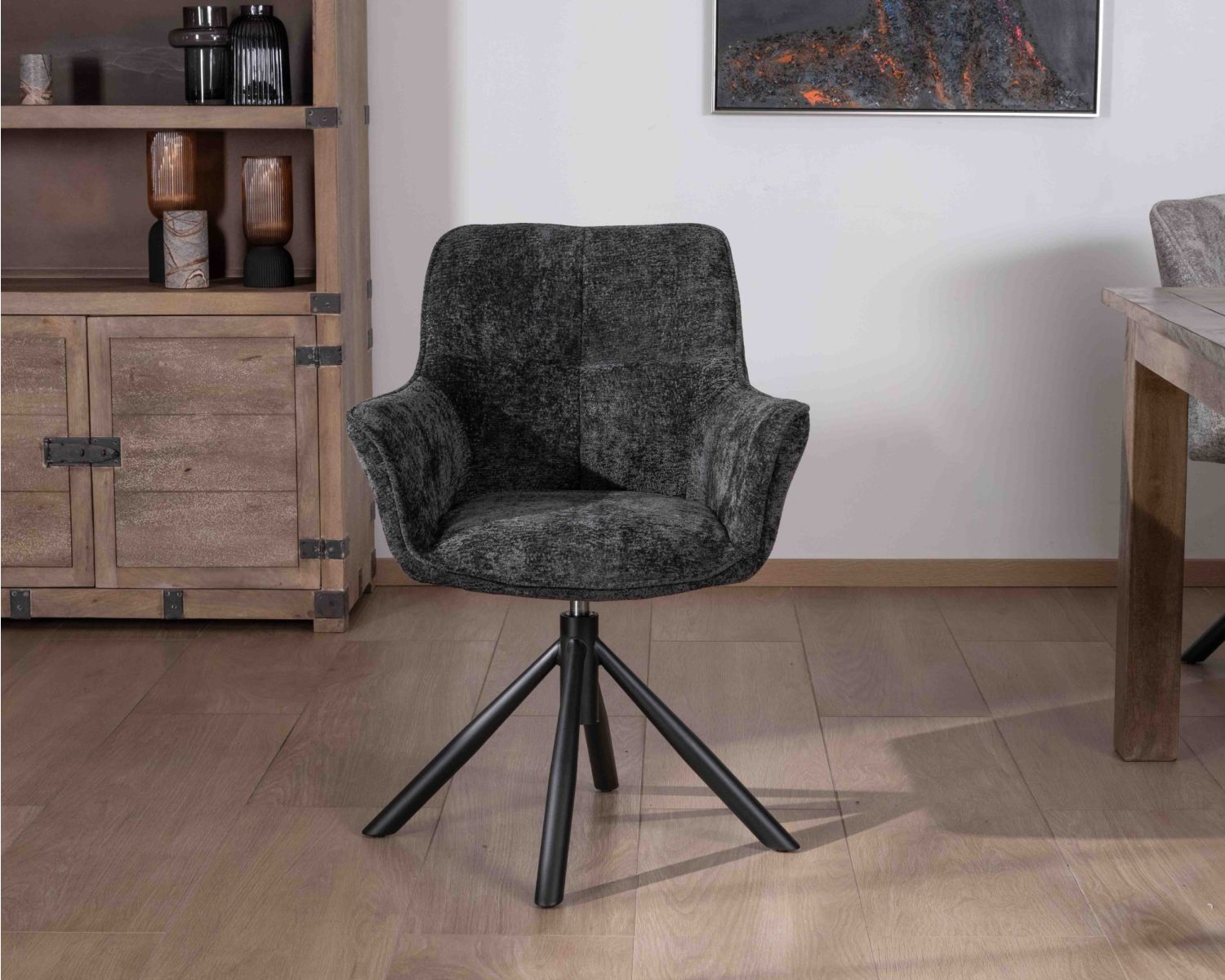 Set di 2 sedie "Ewing" con braccioli in tessuto nero e base girevole in metallo