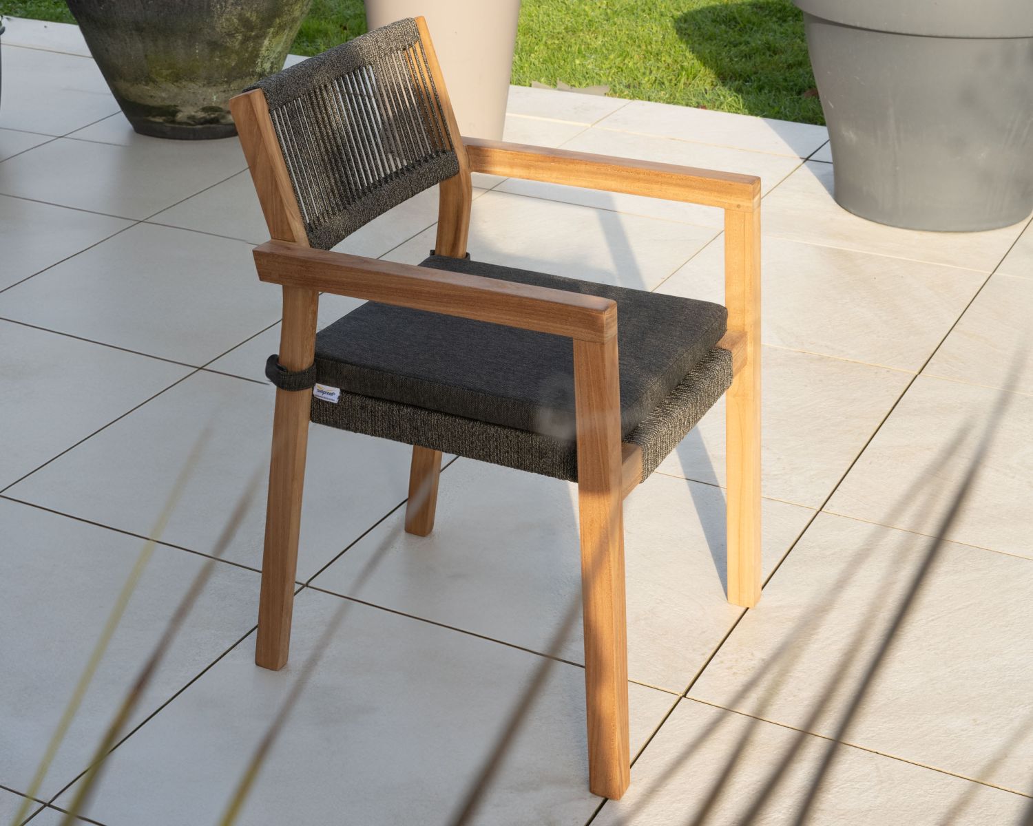 Set di 4 sedie da esterno "Chair'ming" in teak naturale, sedile e schienale intrecciati grigio