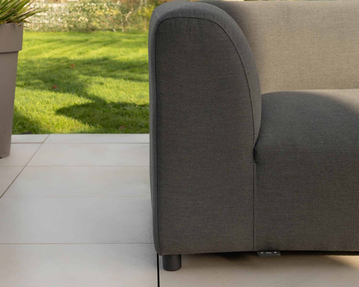 Divano speciale riscaldato per esterni in tessuto "Aurora" antracite, schienale destro