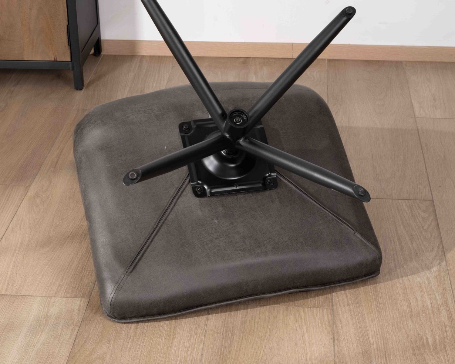 Poltrona girevole ultraconfortevole "Grundy" in tessuto microfibra grigio scuro