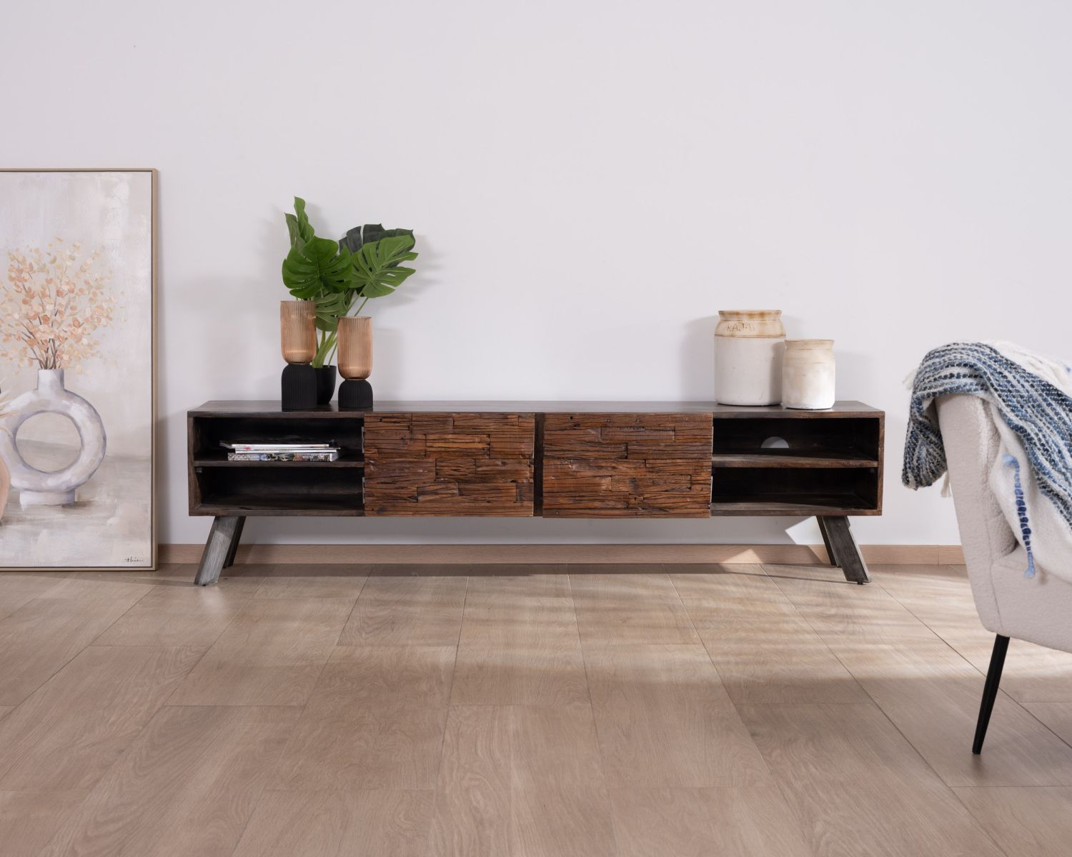 Panchina TV "Crescendo" in legno riciclato e gambe in metallo, 200 cm