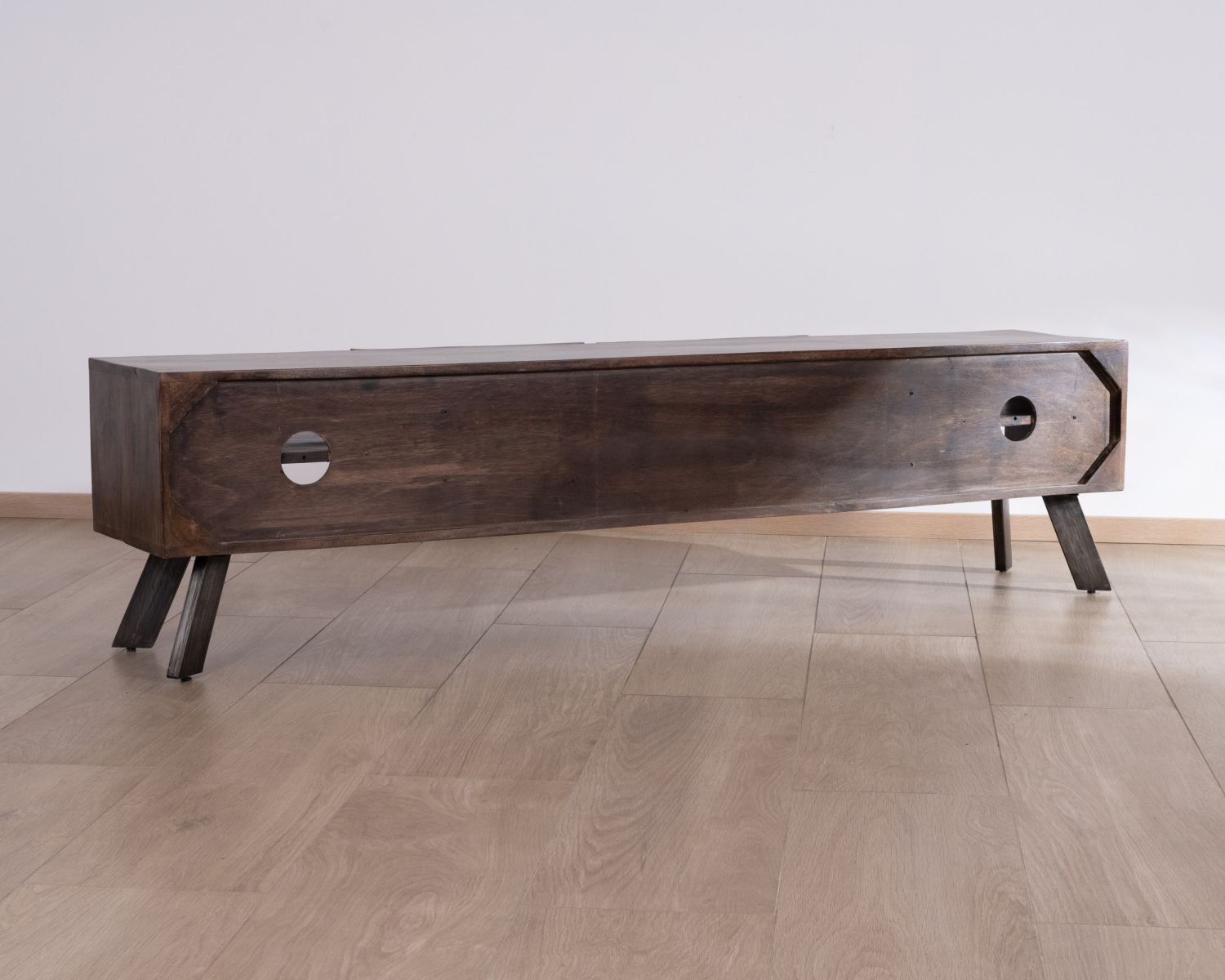 Panchina TV "Crescendo" in legno riciclato e gambe in metallo, 200 cm