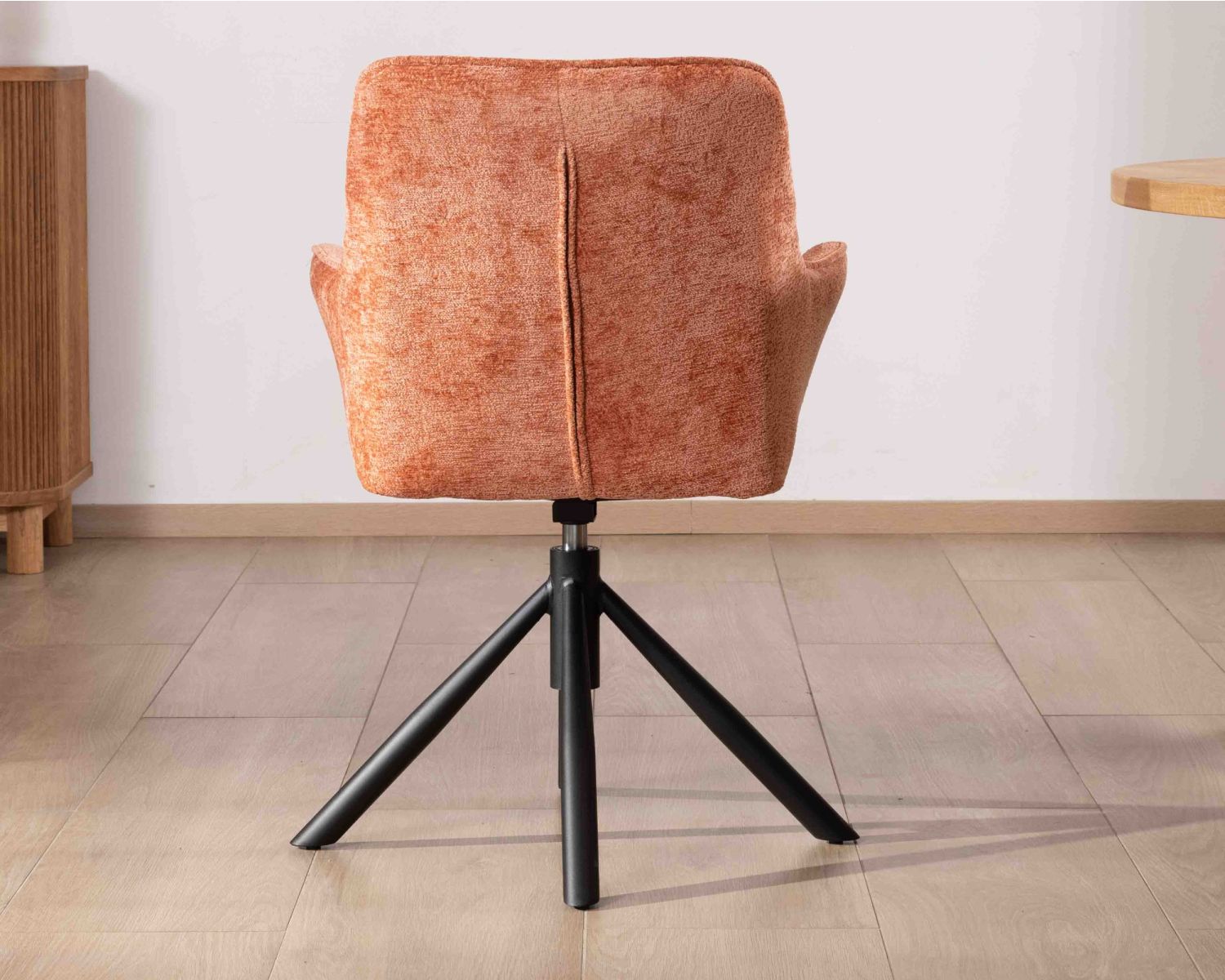 Set di 2 sedie "Ewing" in tessuto terracotta con braccioli su base girevole in metallo