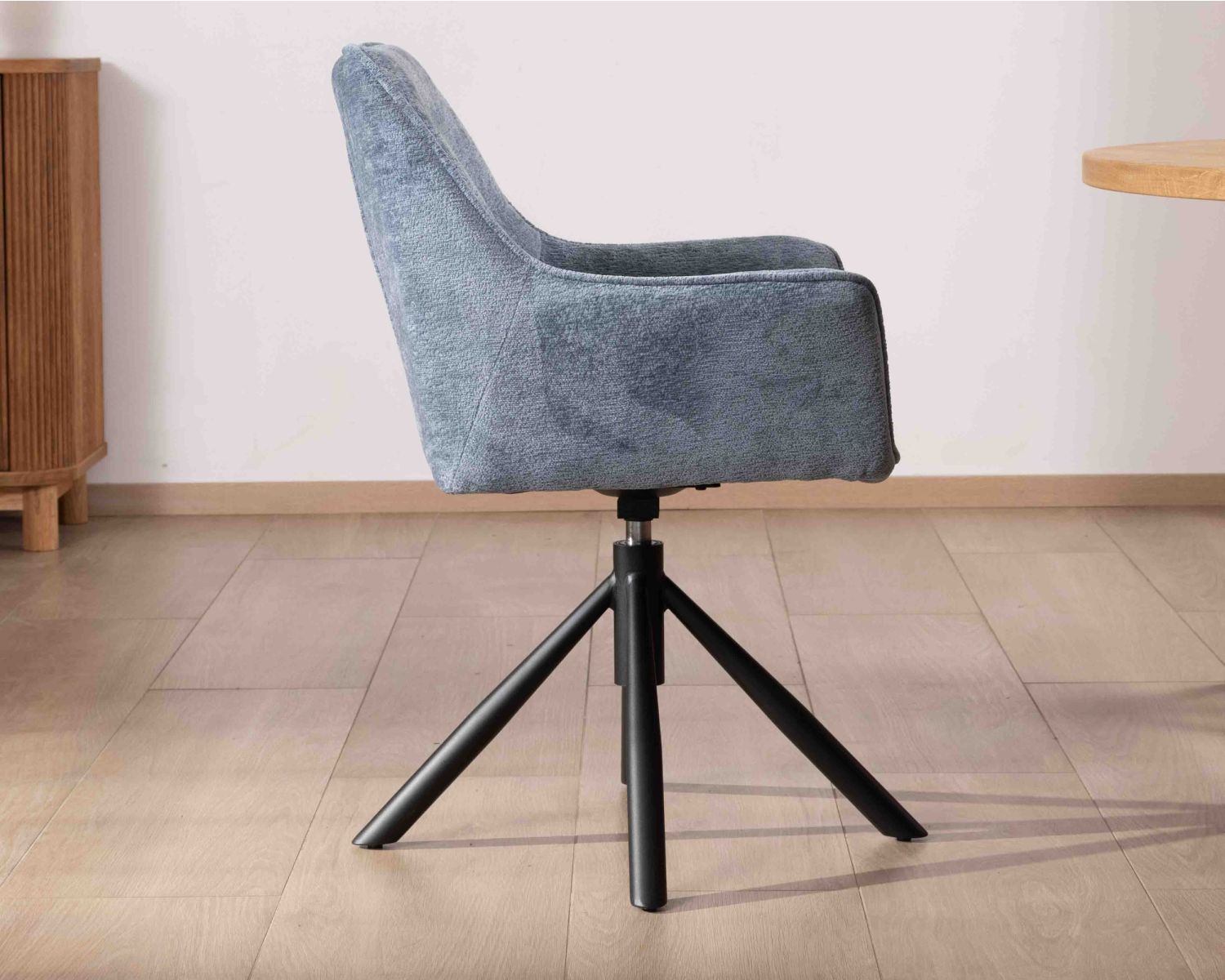 Set di 2 sedie girevoli in tessuto blu con gambe "Ewing" in metallo