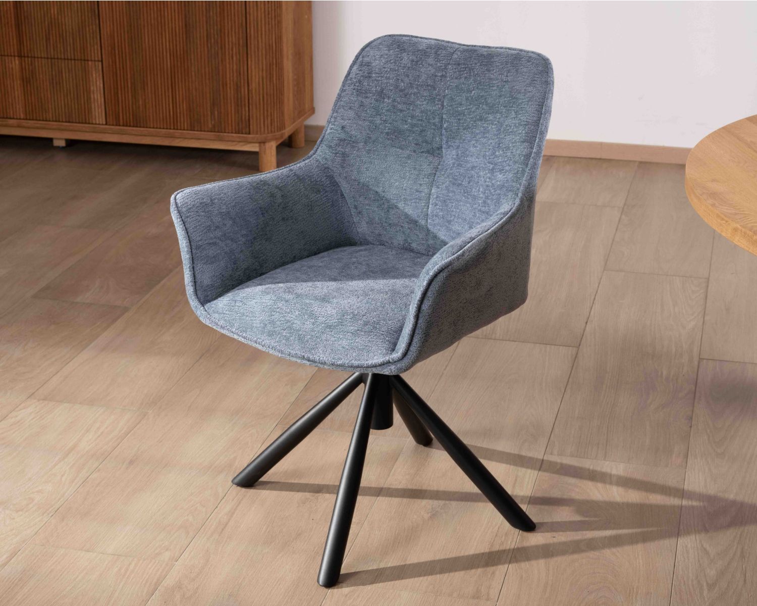 Set di 2 sedie girevoli in tessuto blu con gambe "Ewing" in metallo