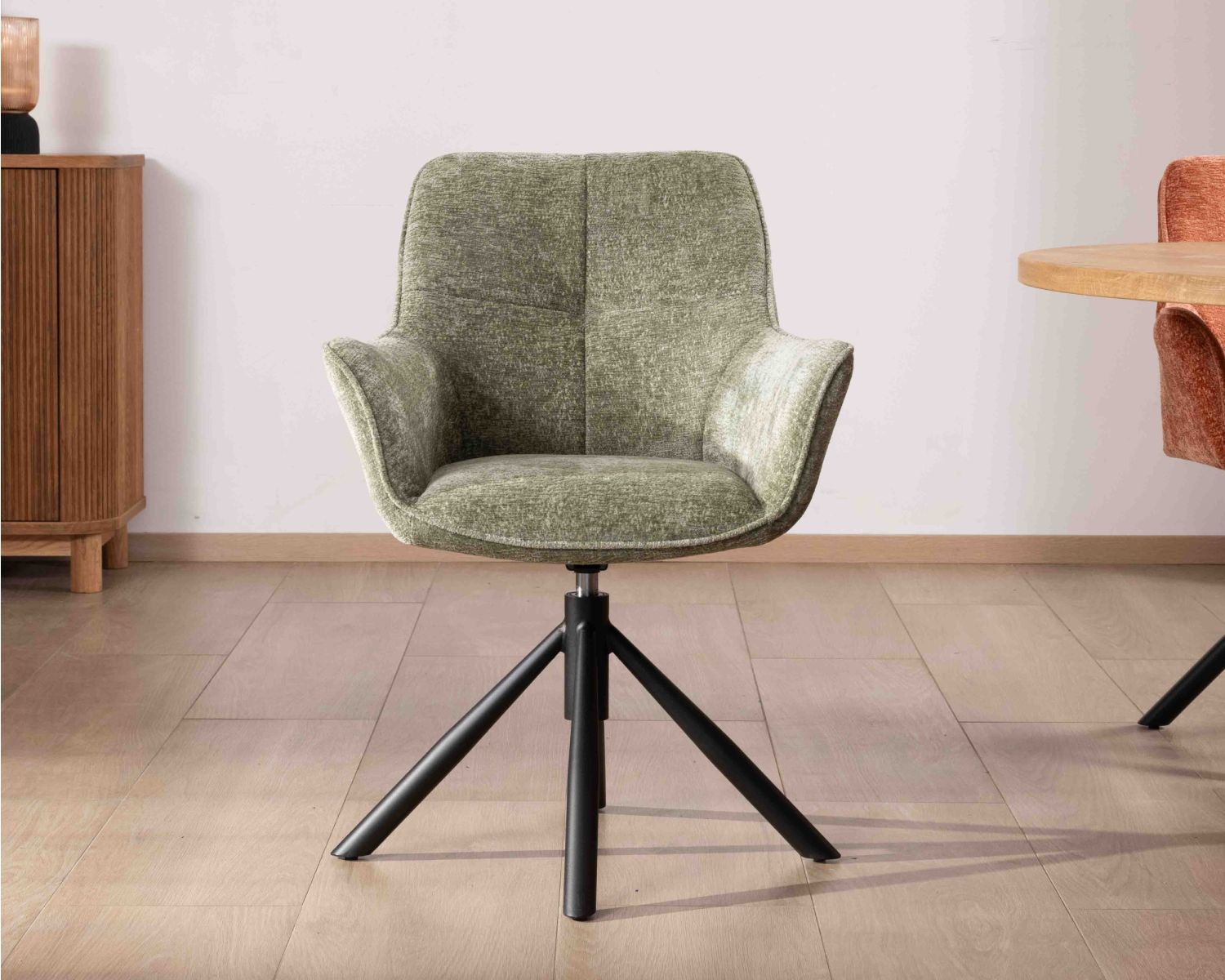 Set di 2 sedie in tessuto verde "Ewing" con braccioli e base girevole in metallo