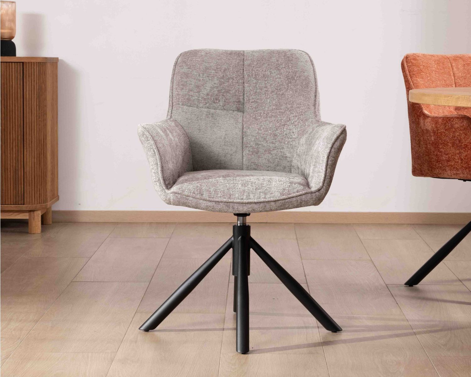 Set di 2 sedie girevoli "Ewing" in tessuto grigio chiaro e gambe in metallo