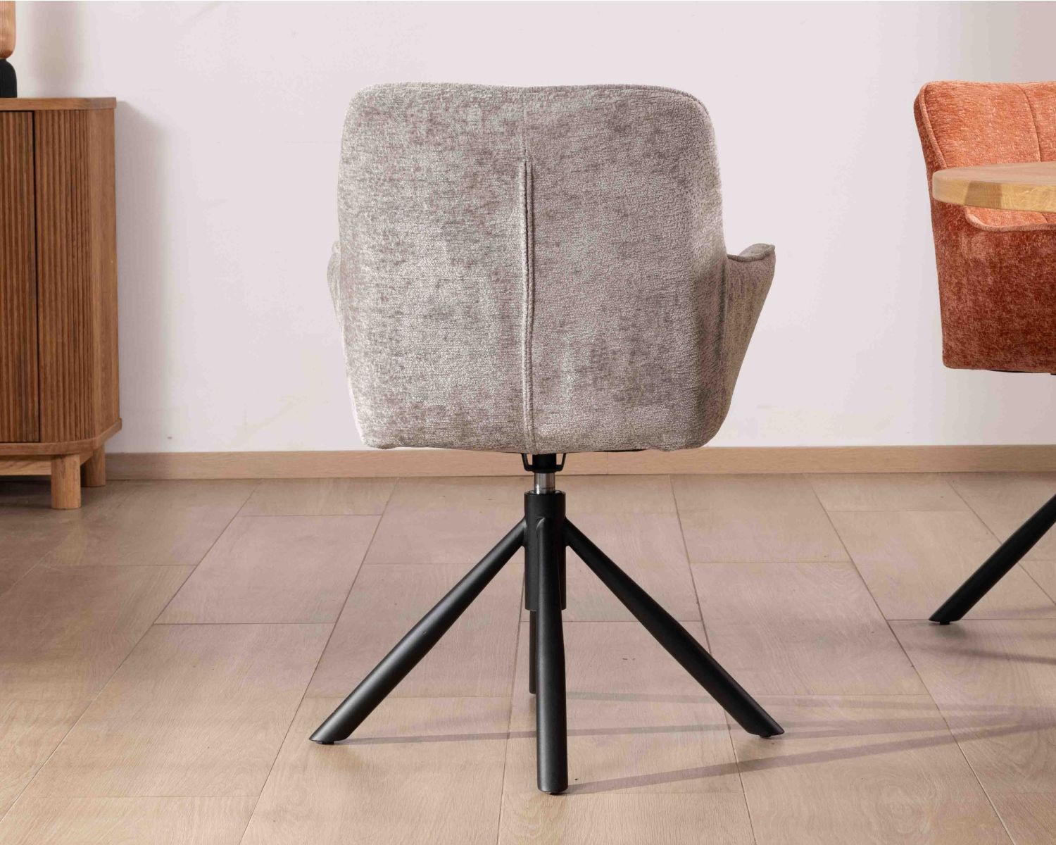 Set di 2 sedie girevoli "Ewing" in tessuto grigio chiaro e gambe in metallo