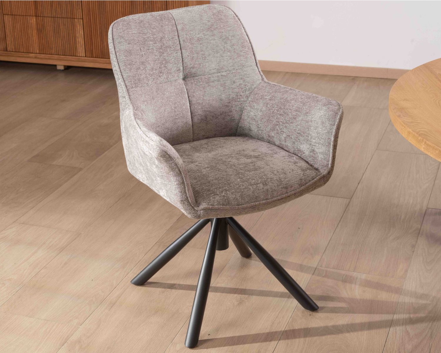 Set di 2 sedie girevoli "Ewing" in tessuto grigio chiaro e gambe in metallo