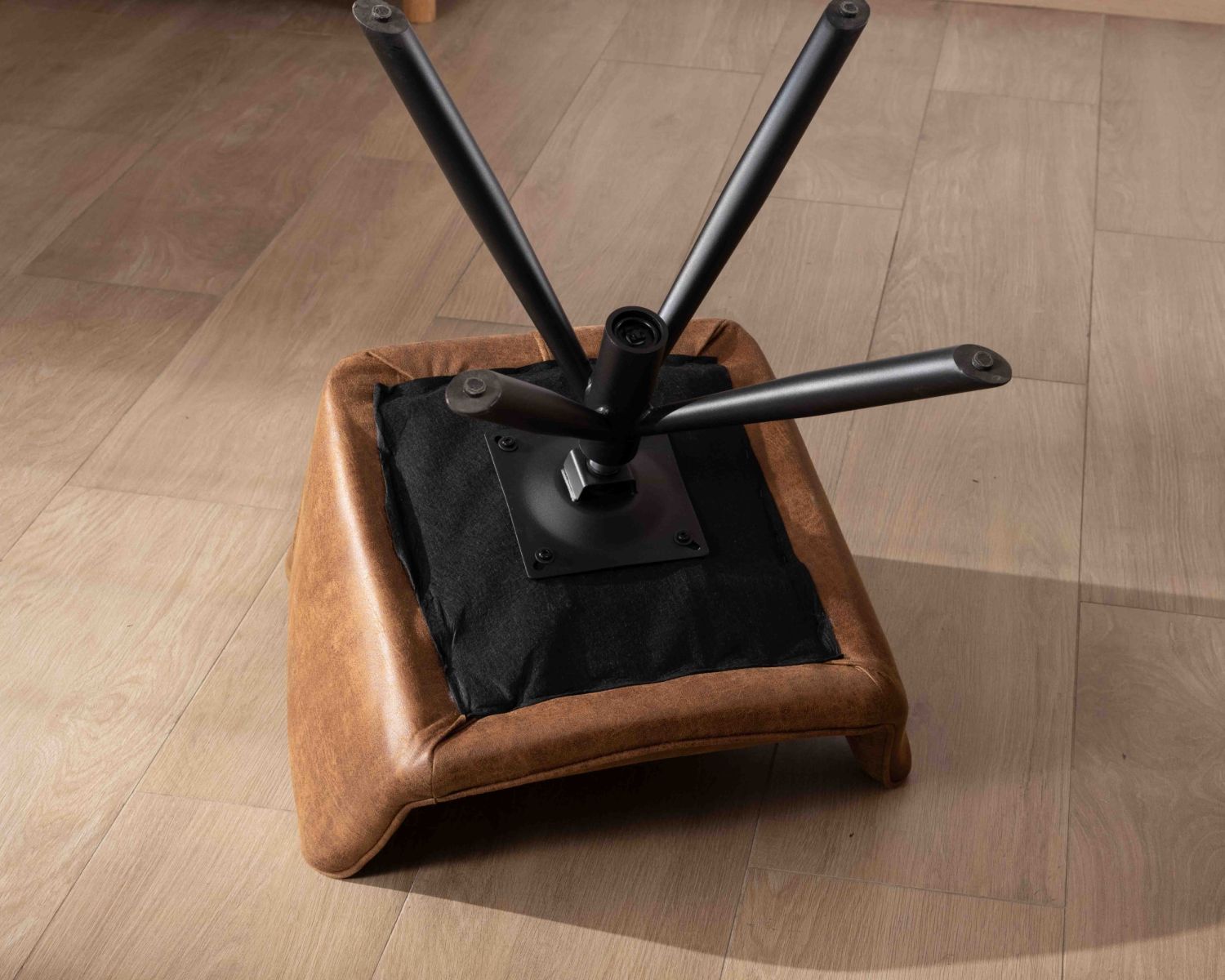 Set di 2 sedie avvolgenti "Ritchey" su gambe girevoli in tessuto microfibra grigio