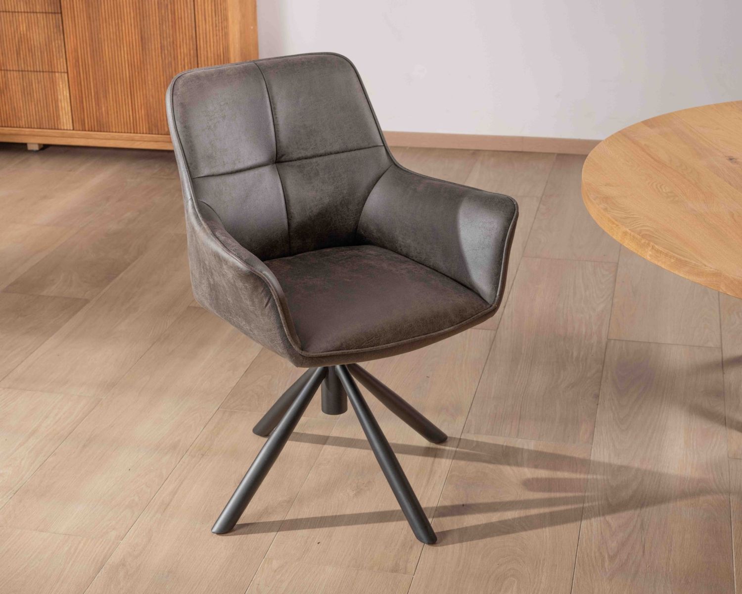 Set di 2 sedie avvolgenti "Ritchey" su gambe girevoli in tessuto microfibra grigio