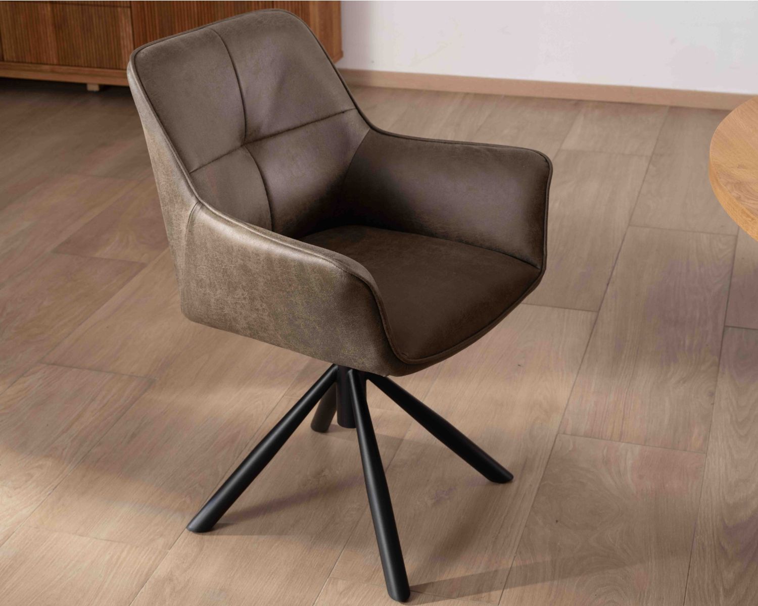 Set di 2 sedie "Ritchey" con braccioli su base girevole in tessuto microfibra kaki