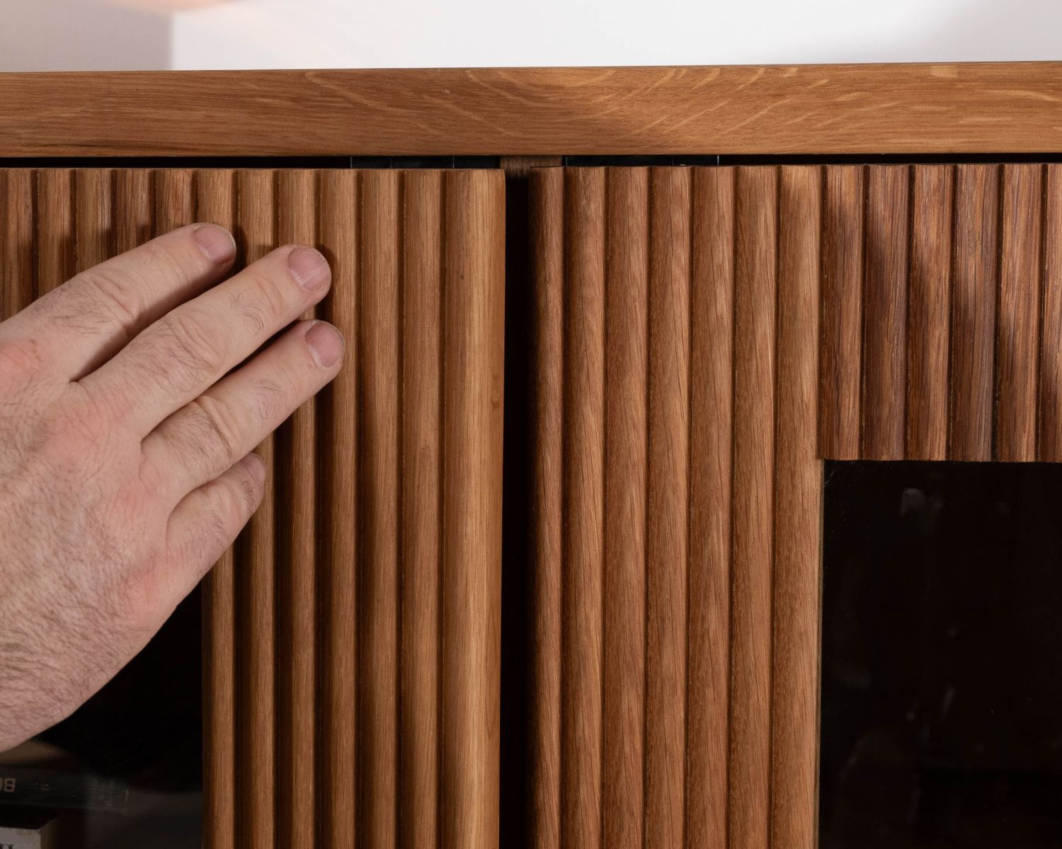 Cassettiera con frontali scanalati in stile retrò in rovere oliato "Winton"