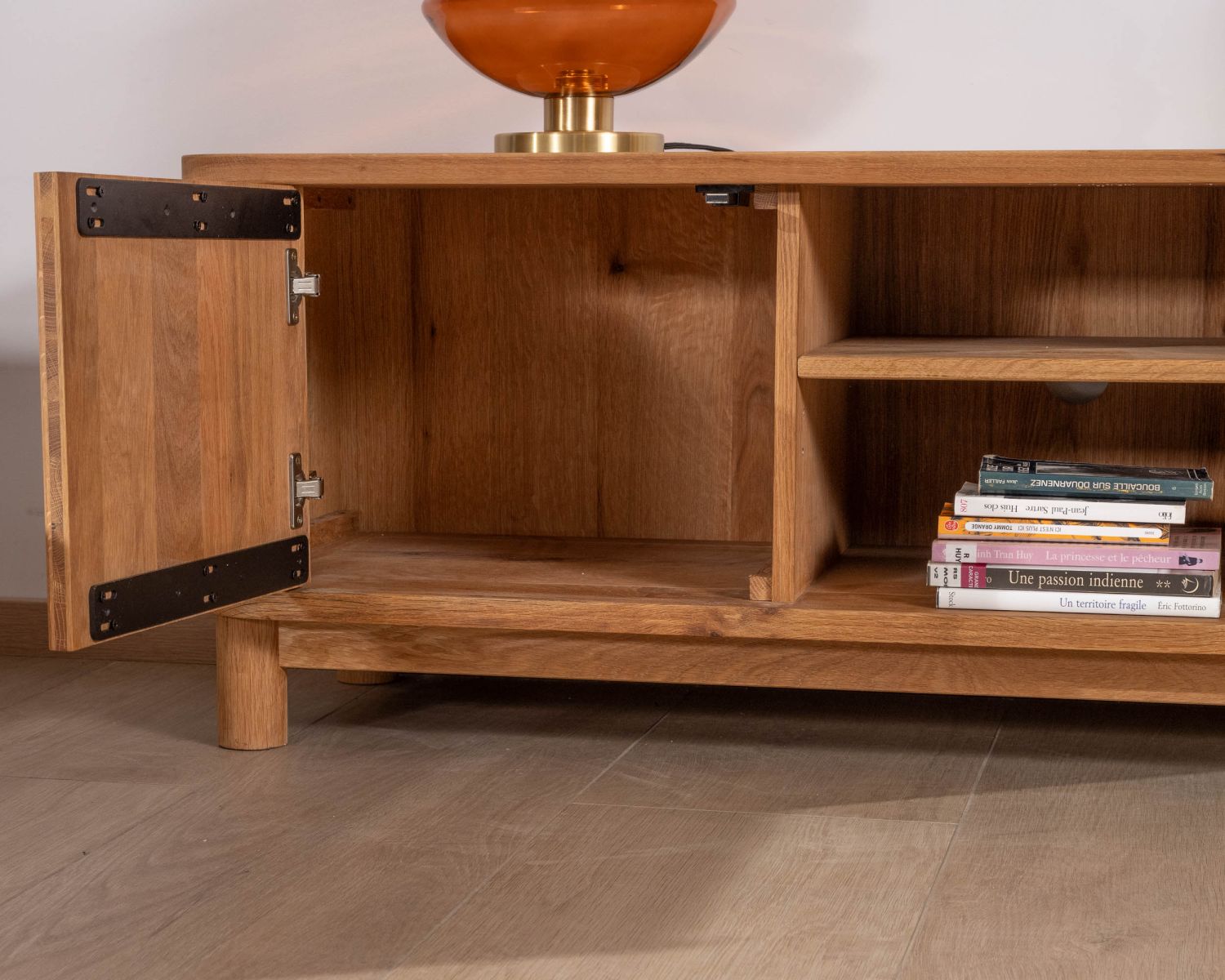 Mobile TV a 2 ante "Winton" da 150 cm in rovere oliato, stile retrò