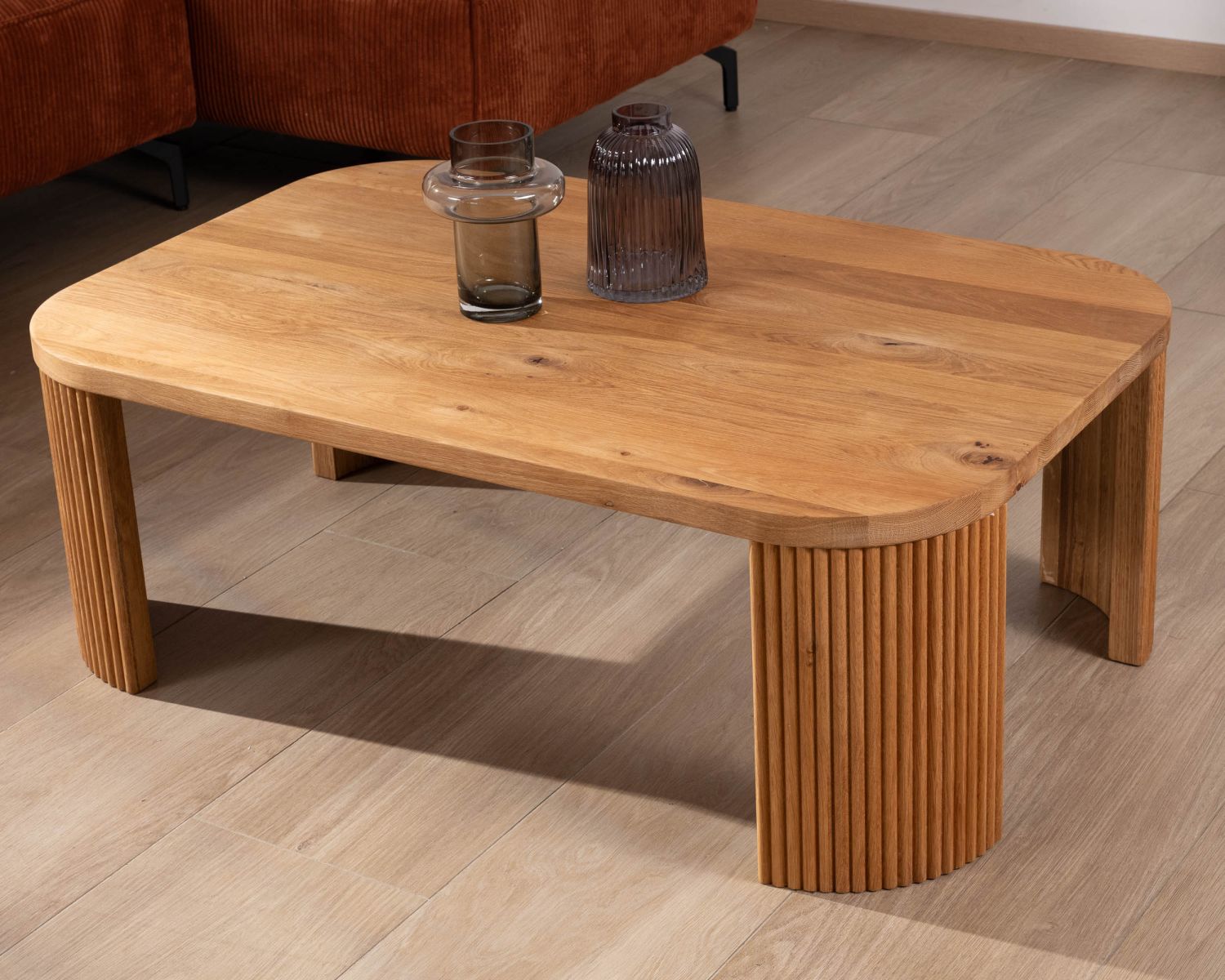 Tavolino in rovere oliato "Winton" con gambe scanalate in stile retrò