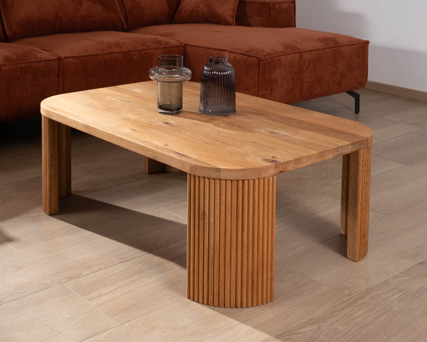 Tavolino in rovere oliato "Winton" con gambe scanalate in stile retrò