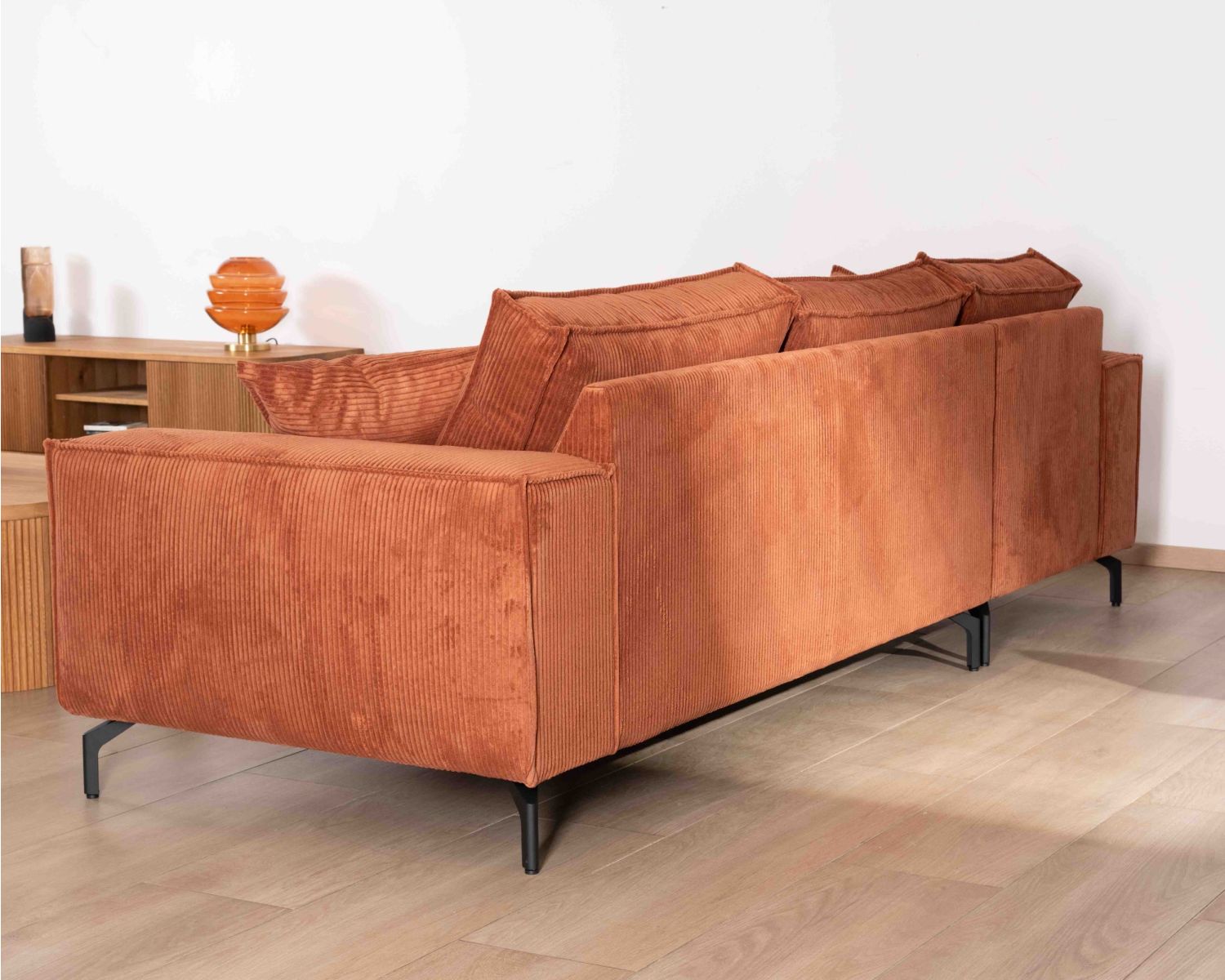 Divano angolare in velluto a coste con meridienne "Pueblo" in una scelta di sensi e di colori