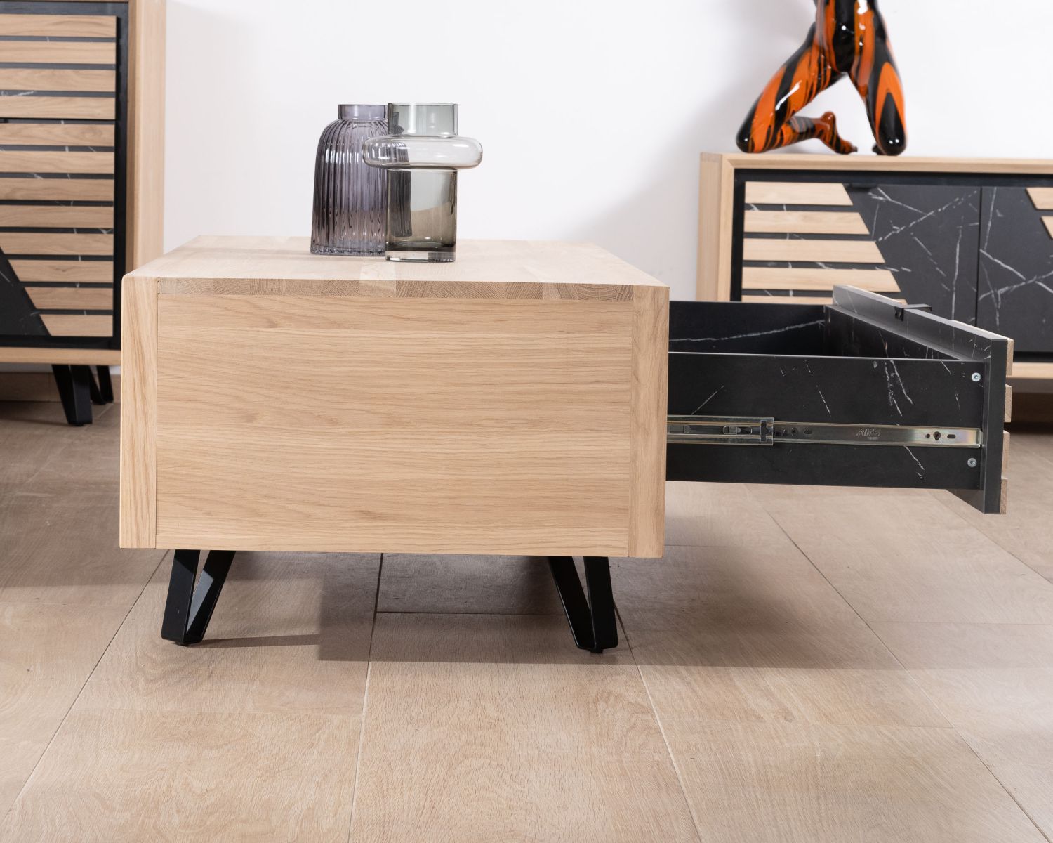 Tavolino rettangolare a 1 cassetto in rovere sbiancato con frontale effetto marmo "Storia"