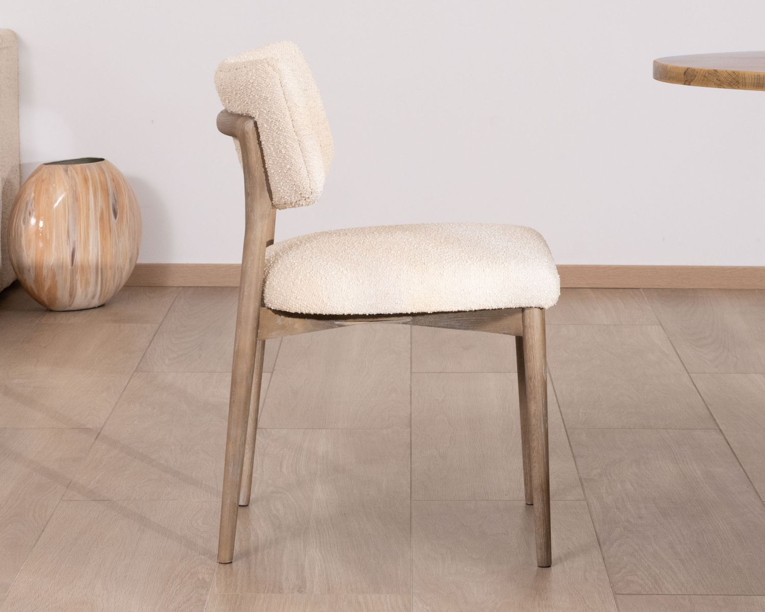 Set di 2 sedie scandinave "Isadora" in legno grigio e tessuto riccio beige