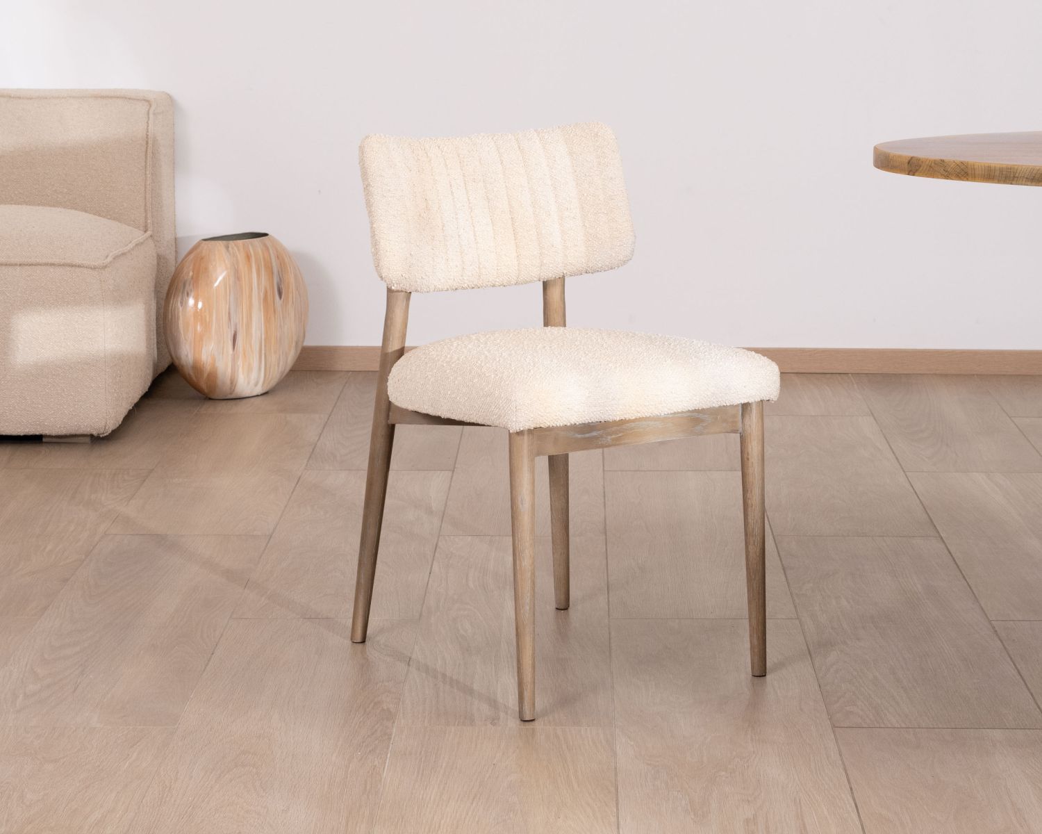 Set di 2 sedie scandinave "Isadora" in legno grigio e tessuto riccio beige