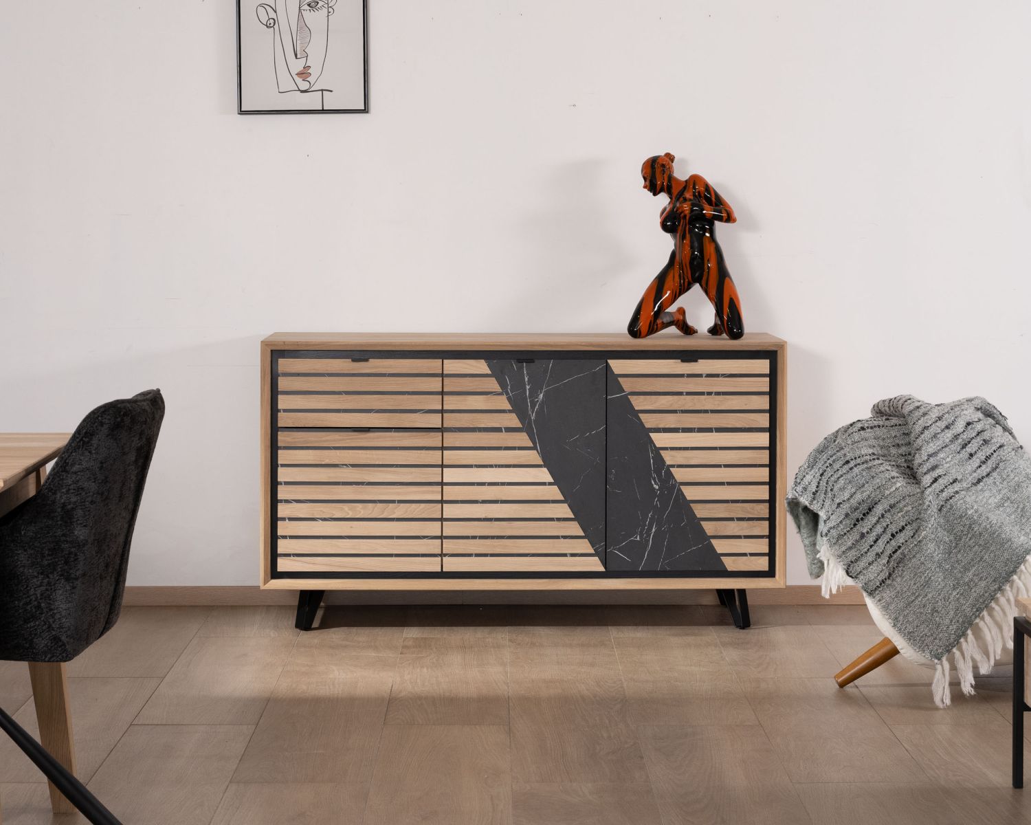 Credenza grafica a 3 ante "Storia" di 150 cm in rovere sbiancato e marmo