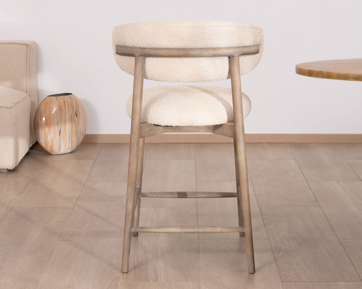 Seggiolone "Isadora" in frassino grigio e tessuto beige, stile scandinavo