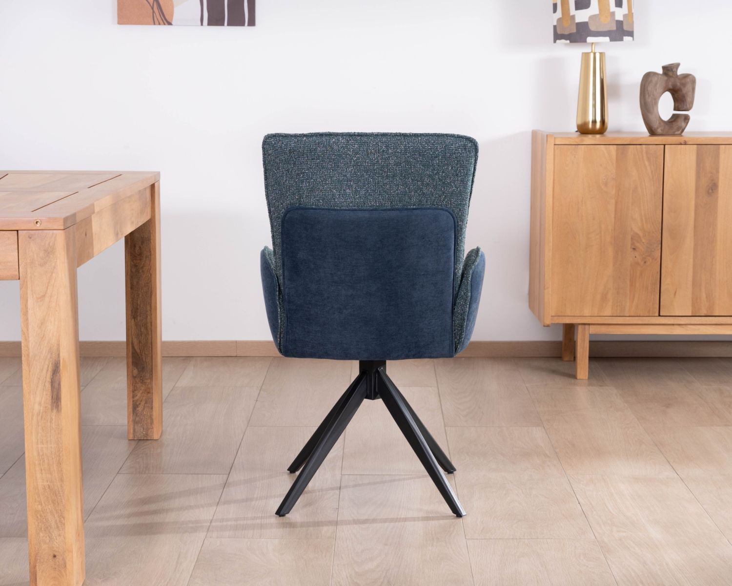 Set di 2 sedie "Eddy" in tessuto bi-tessuto blu scuro con braccioli e base girevole in metallo