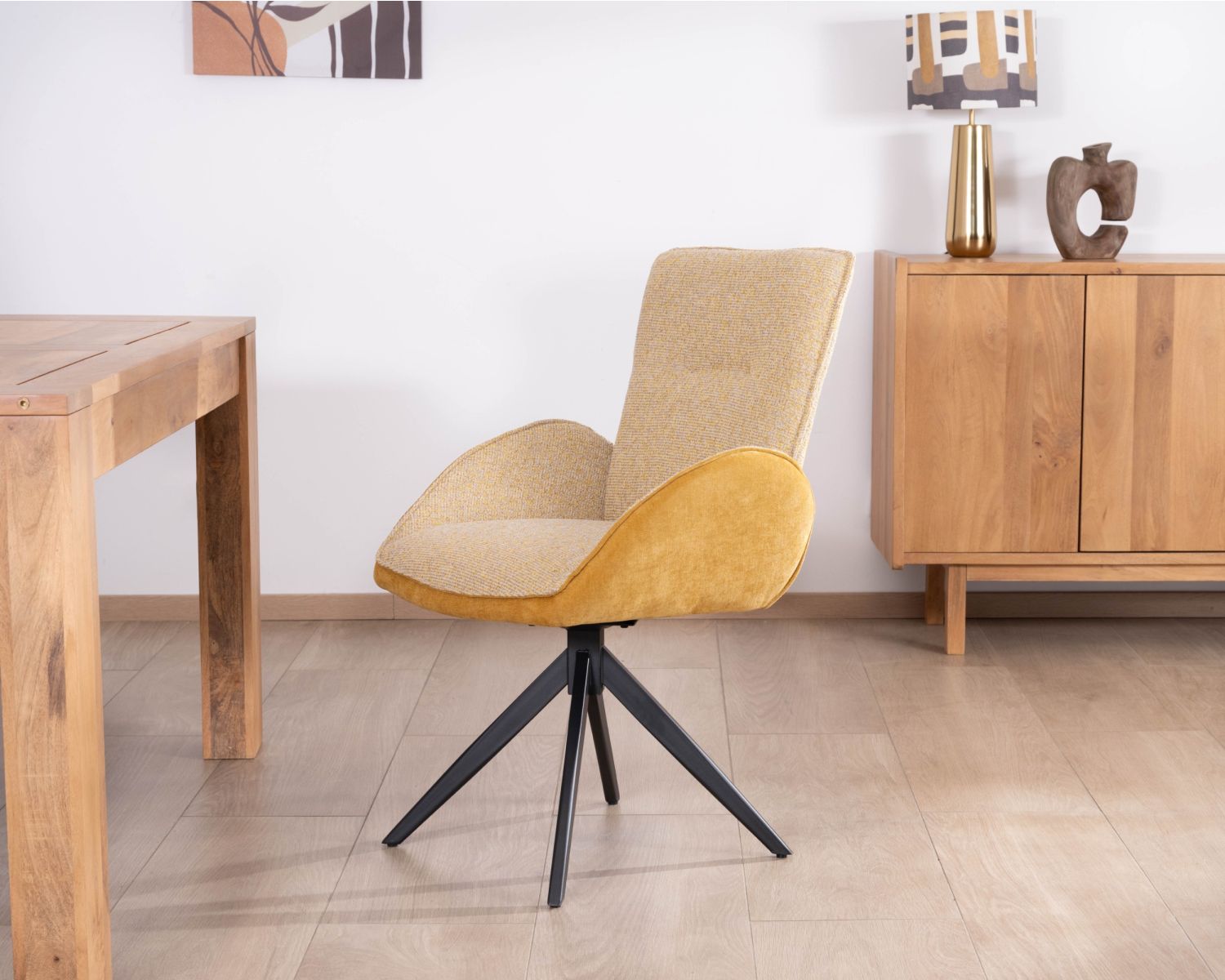 Set di 2 sedie girevoli in tessuto giallo "Eddy" con gambe in metallo