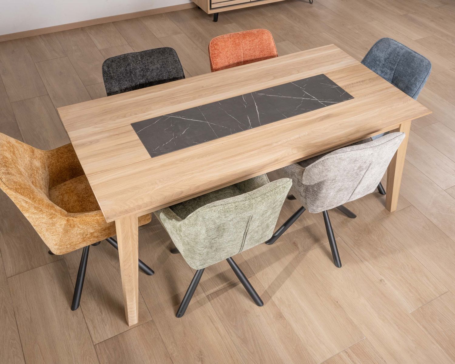 Tavolo da pranzo allungabile da 180 cm in rovere sbiancato con decoro di design effetto marmo "Storia"