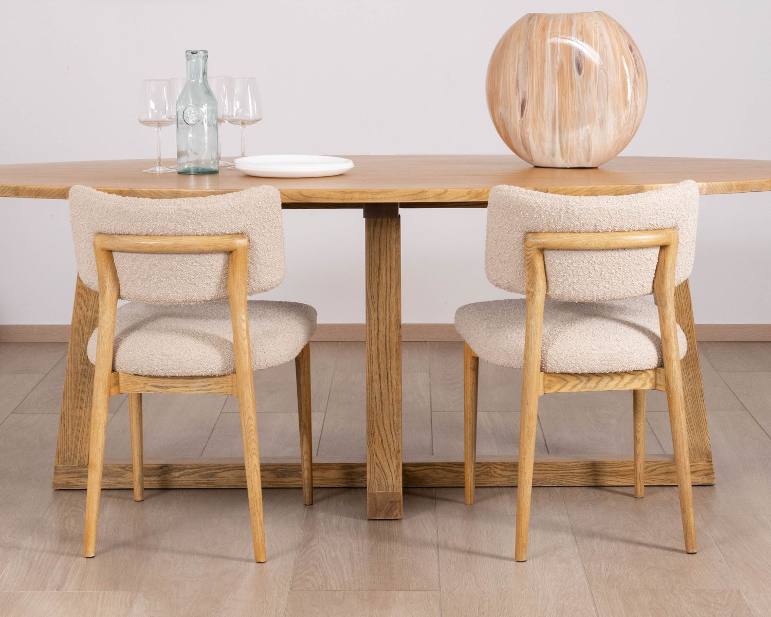 Tavolo da pranzo ellittico in legno da 220 cm "Calypso" con gambe a trapezio