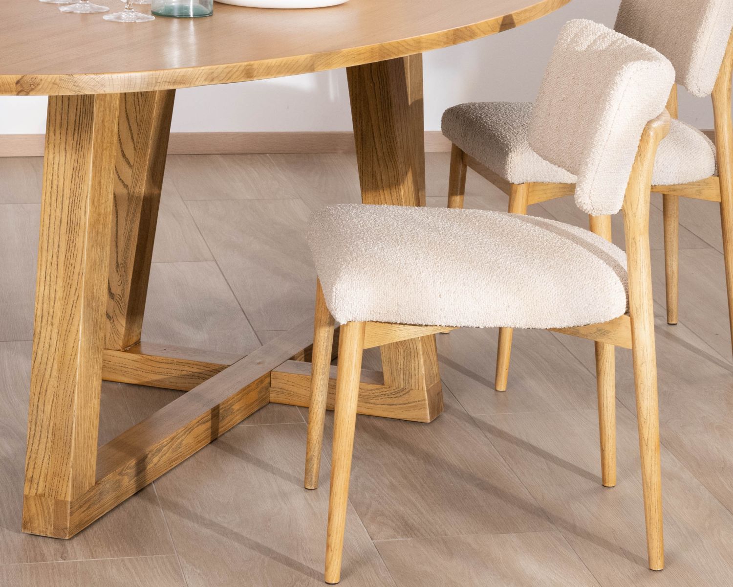 Set di 2 sedie in stile scandinavo "Isadora" in frassino naturale e tessuto beige