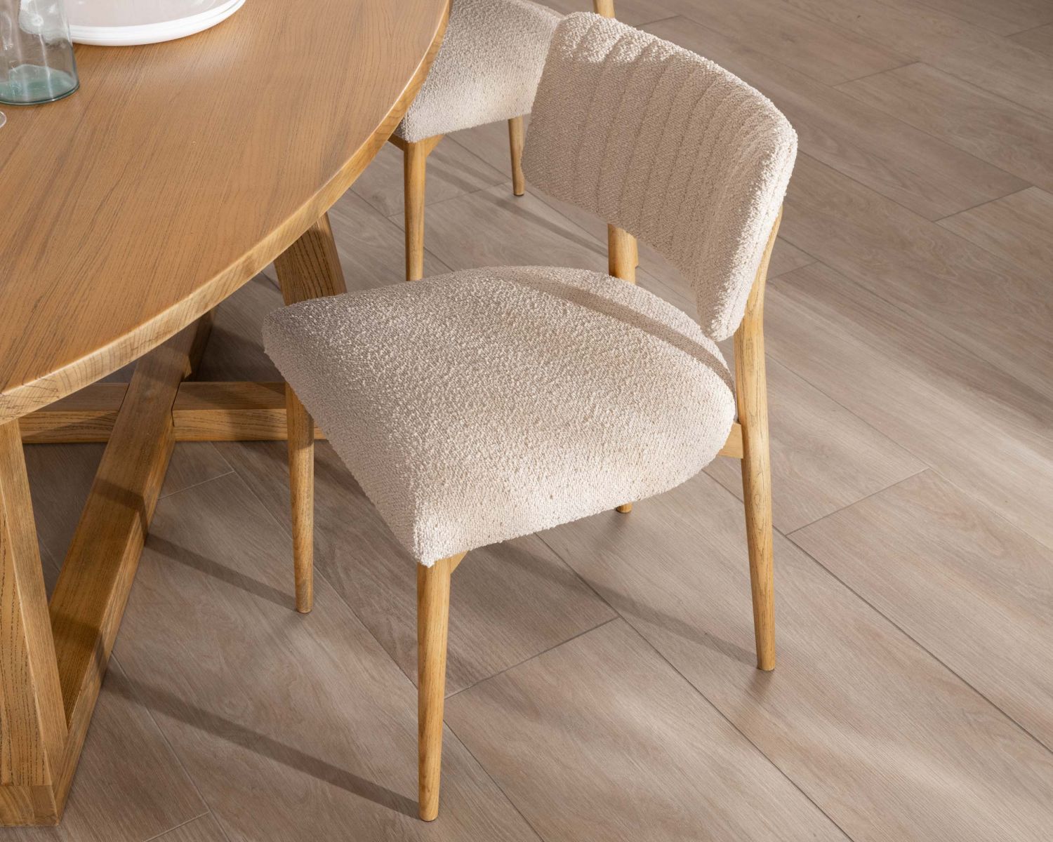 Set di 2 sedie in stile scandinavo "Isadora" in frassino naturale e tessuto beige