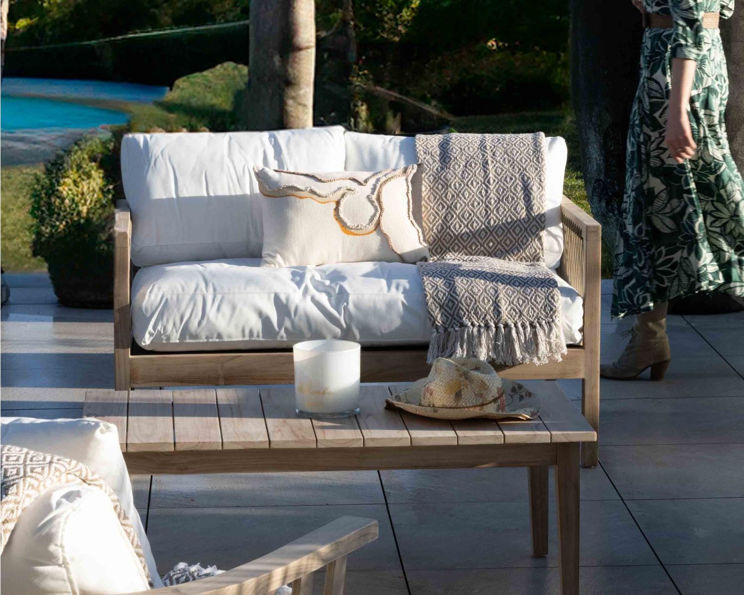 Set di divano e poltrona in teak "Rafita" con schienale in corda