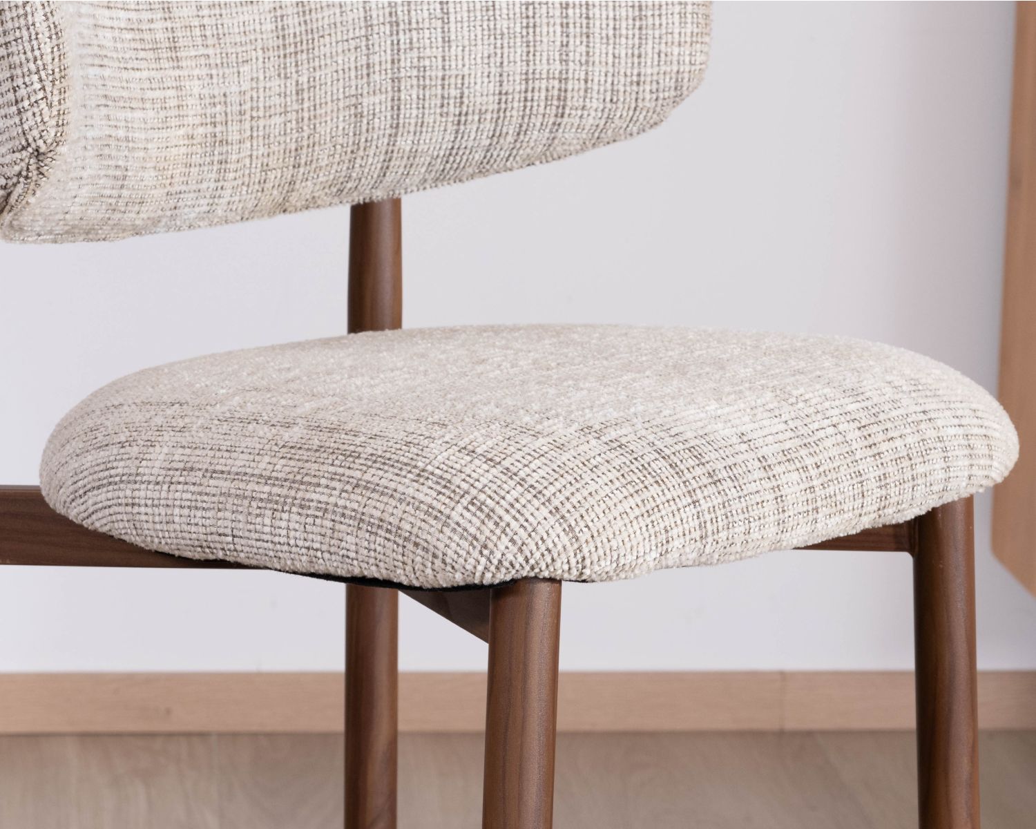 Set di 2 sedie in tessuto retrò a mezza altezza "Arpège" beige e marrone con gambe in metallo effetto noce