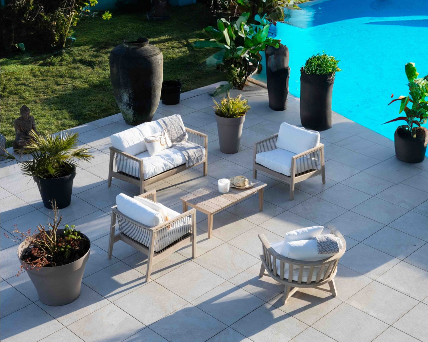 Set di divano e poltrona in teak "Rafita" con schienale in corda