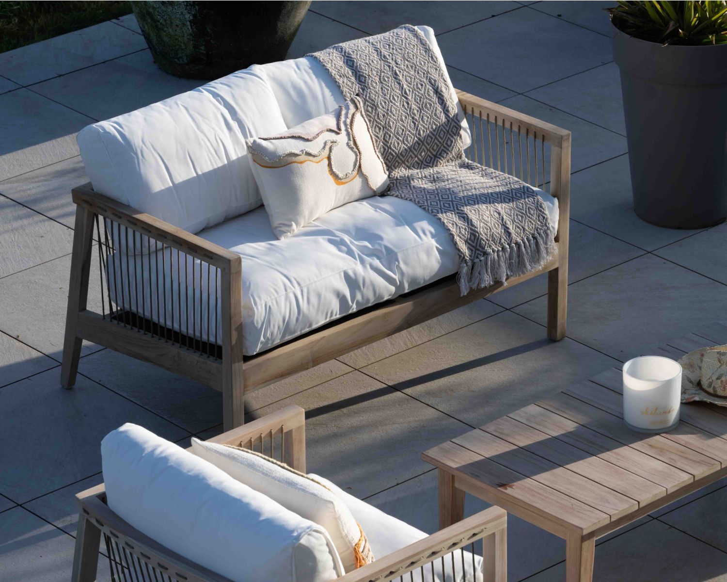 Set di divano e poltrona in teak "Rafita" con schienale in corda